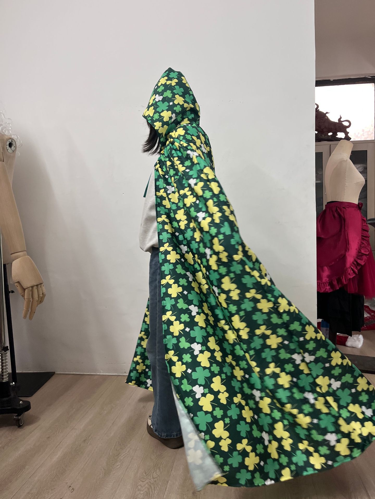 2026 New Arrival Unisex St. Patricks Day Hooded Cloak Shamrock Print Long Cape